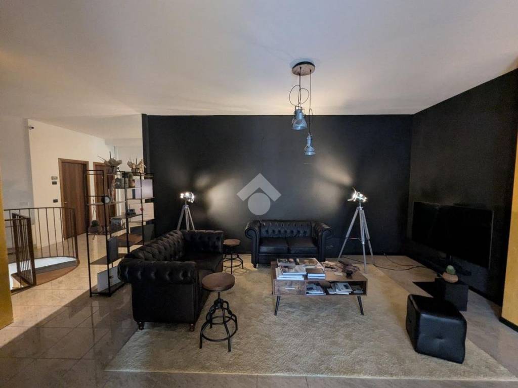 negozio in affitto a Conegliano