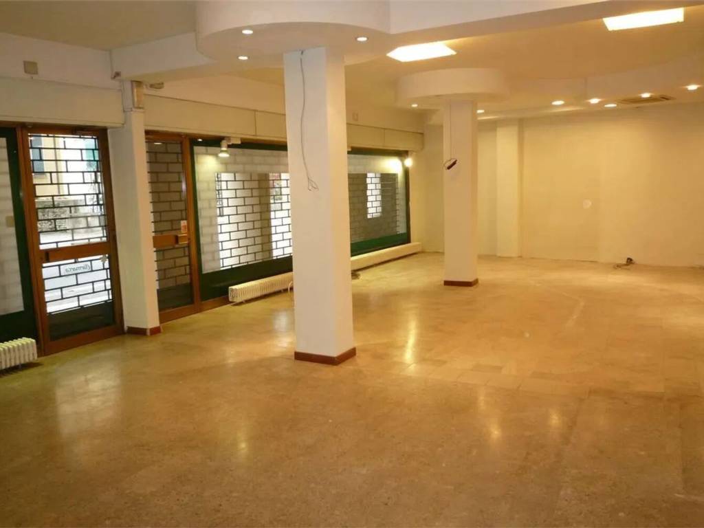 negozio in affitto a Conegliano