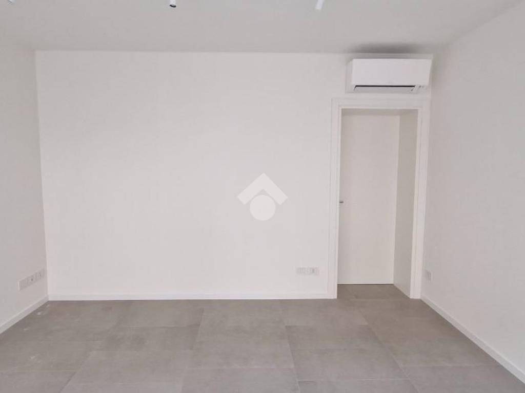 negozio in affitto a Conegliano