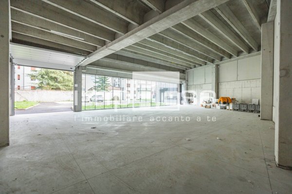 locale commerciale in affitto a Conegliano