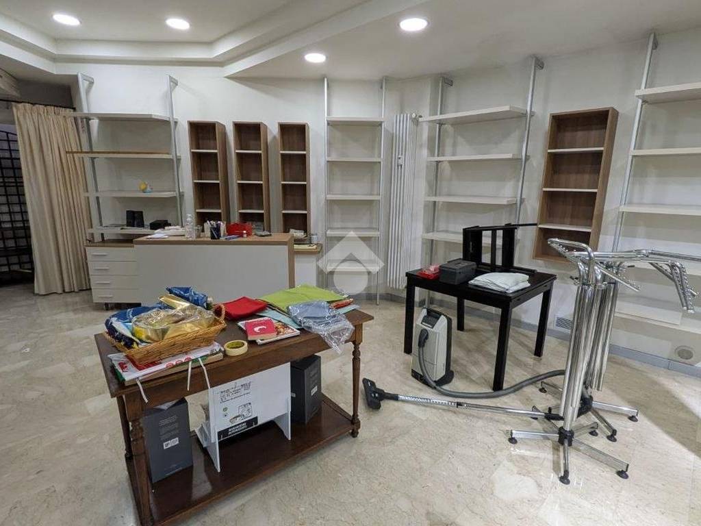 negozio in affitto a Conegliano