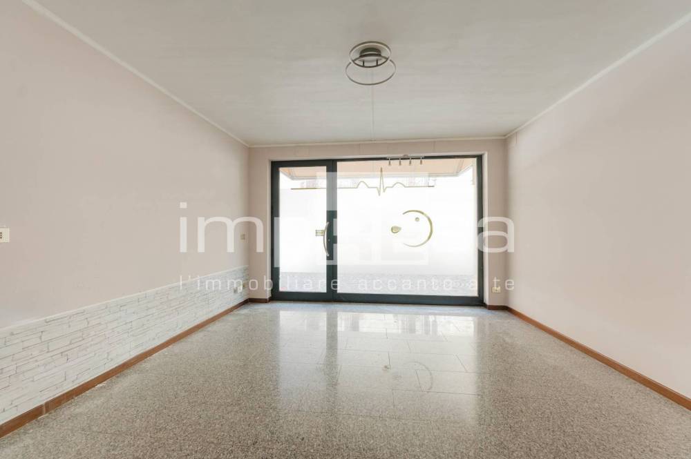 locale commerciale in affitto a Conegliano