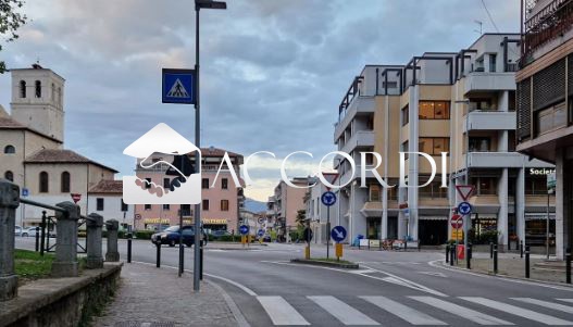 locale commerciale in affitto a Conegliano
