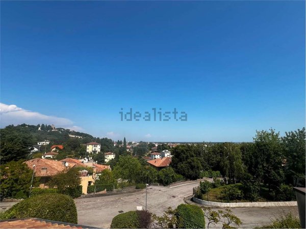 appartamento in affitto a Conegliano in zona Costa