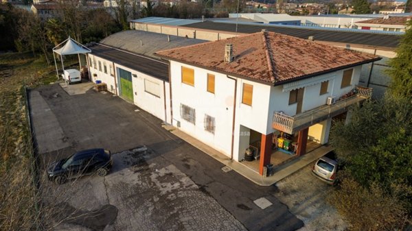 locale di sgombero in affitto a Conegliano in zona Costa