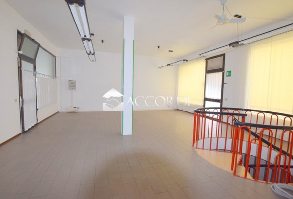 negozio in affitto a Cornuda