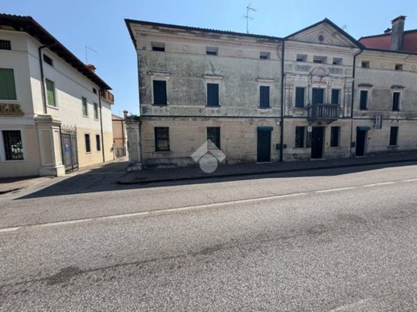 negozio in affitto a Cornuda