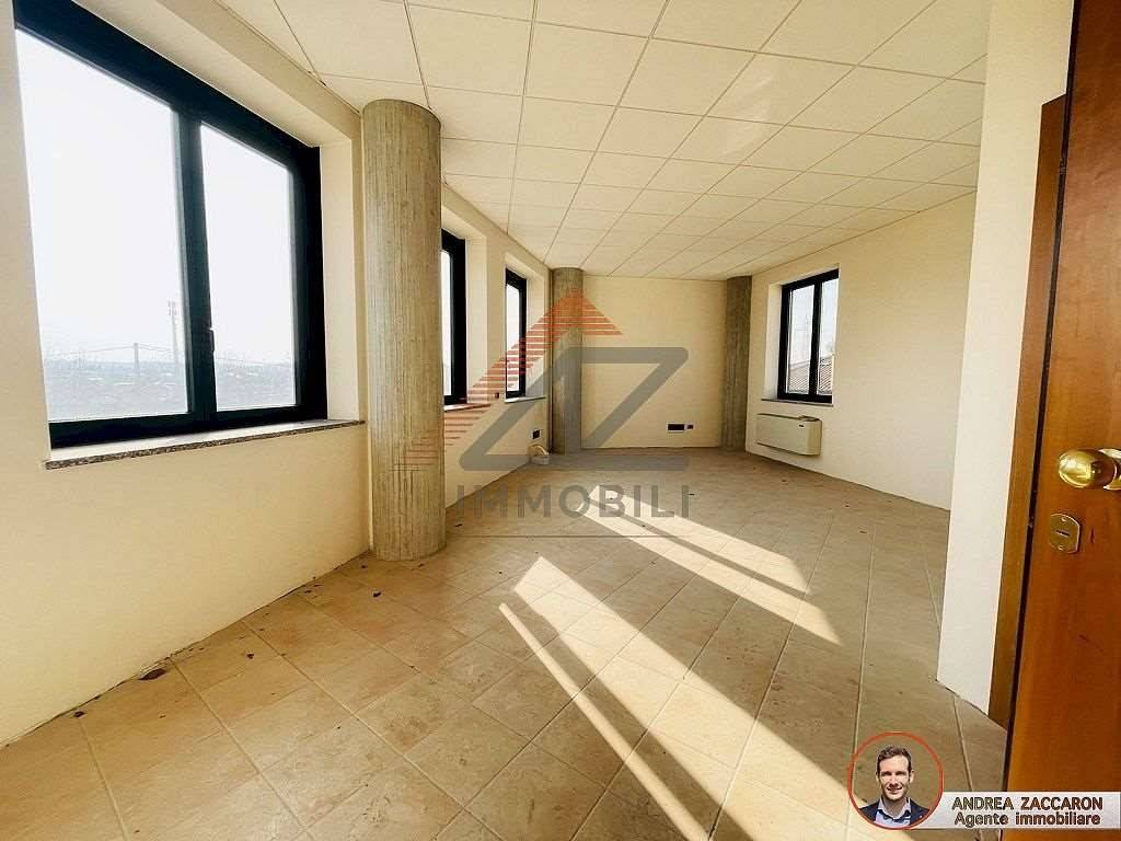 ufficio in affitto a Farra di Soligo in zona Soligo