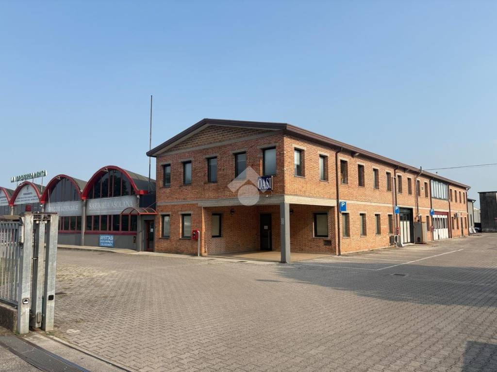 negozio in affitto a Fonte