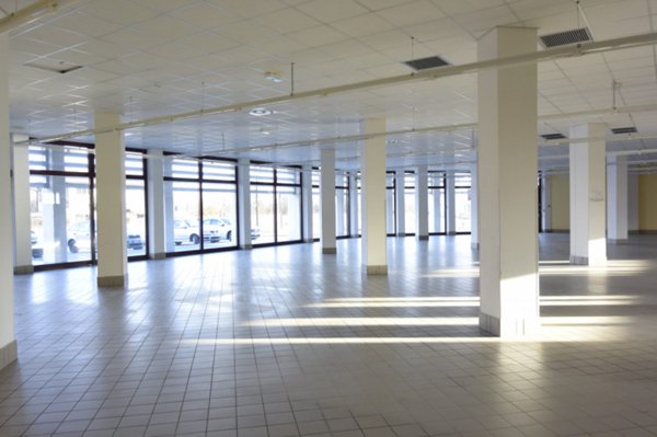 negozio in affitto a Fonte