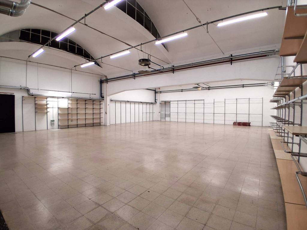 locale commerciale in affitto a Fonte