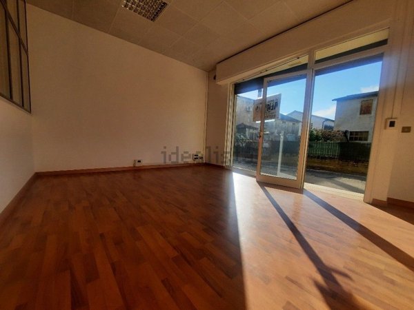 locale commerciale in affitto ad Istrana in zona Villanova