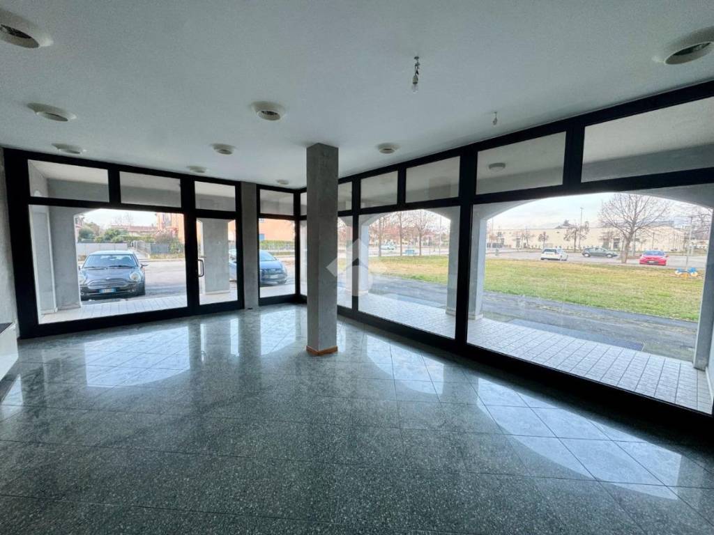 negozio in affitto a Loria in zona Castione