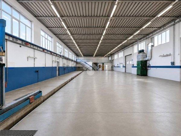 locale commerciale in affitto a Loria in zona Bessica
