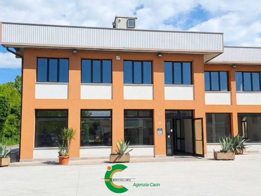 locale commerciale in affitto a Loria in zona Bessica