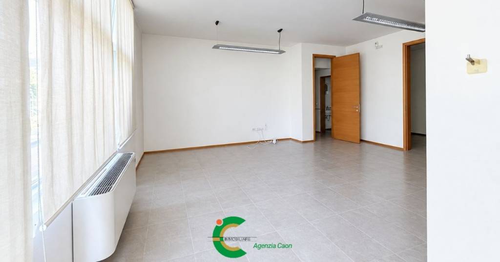 ufficio in affitto a Loria in zona Bessica