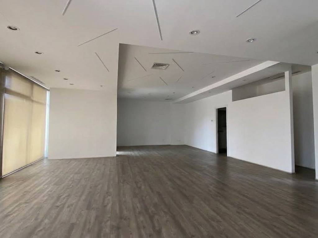 locale commerciale in affitto a Loria in zona Bessica
