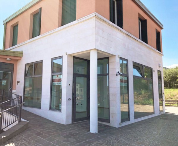 locale commerciale in affitto a Maser