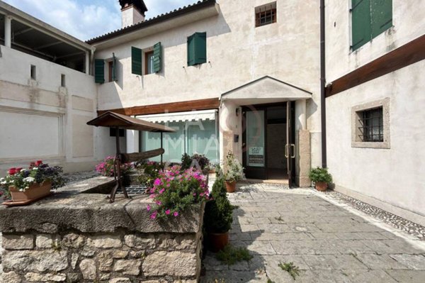 negozio in affitto a Miane