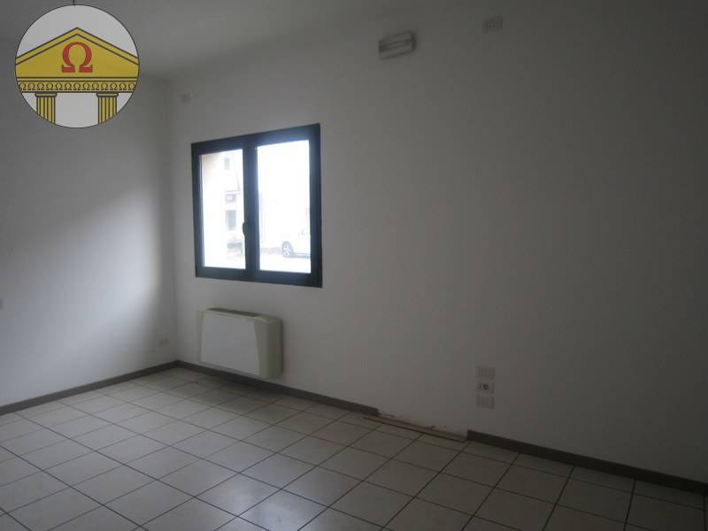 negozio in affitto a Miane