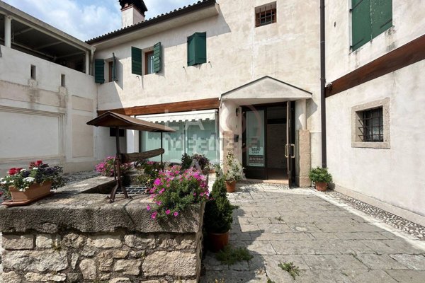 negozio in affitto a Miane
