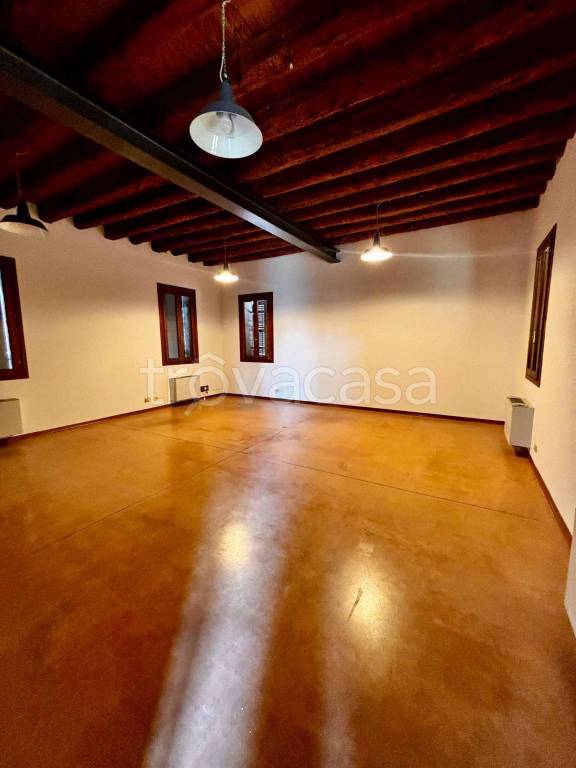 ufficio in affitto a Mogliano Veneto in zona Zerman