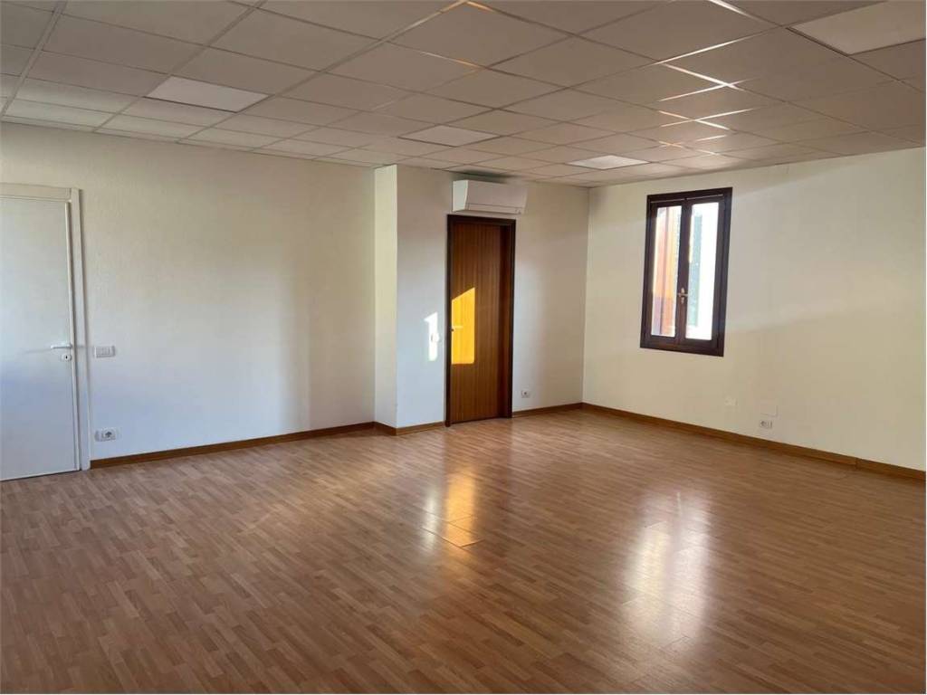 ufficio in affitto a Montebelluna