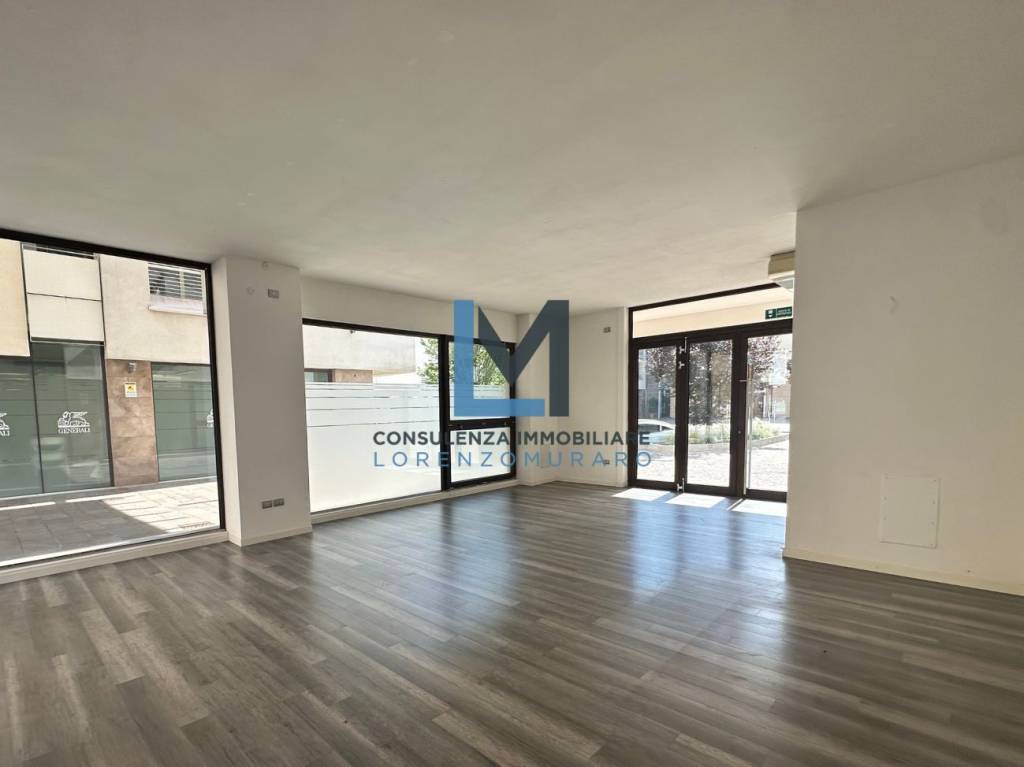 negozio in affitto a Montebelluna in zona La Pieve