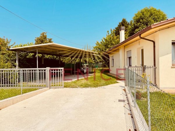 appartamento in affitto a Montebelluna in zona Mercato Vecchio