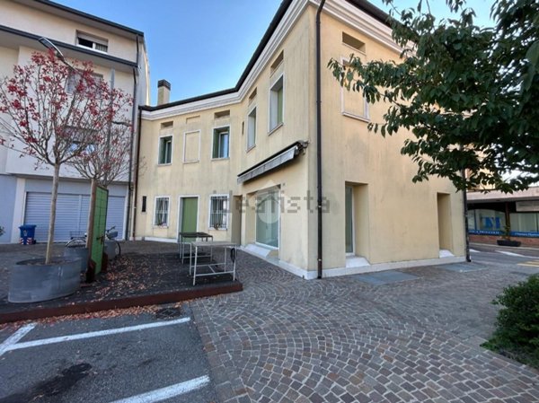 negozio in affitto a Montebelluna
