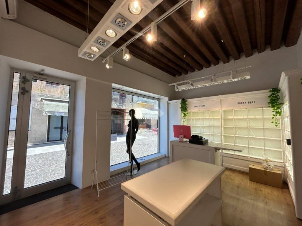 negozio in affitto a Montebelluna