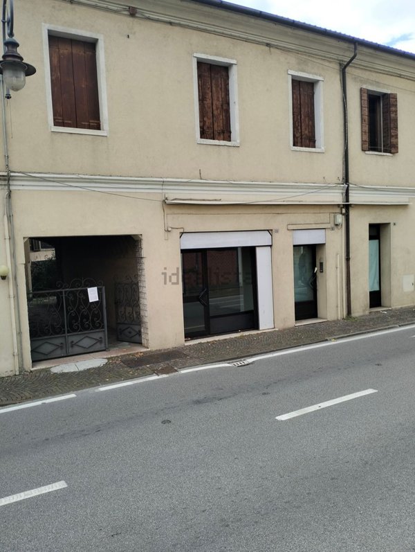 negozio in affitto a Montebelluna