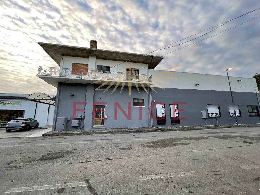 locale commerciale in affitto a Montebelluna
