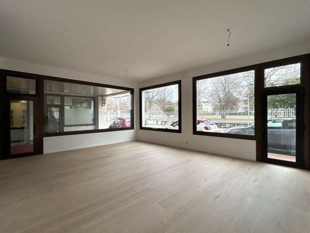 negozio in affitto a Montebelluna