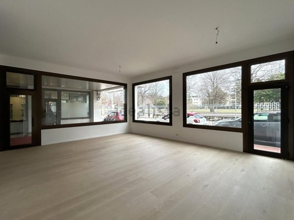 negozio in affitto a Montebelluna