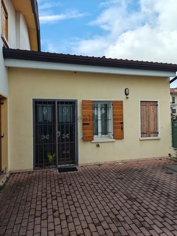 appartamento in affitto a Montebelluna