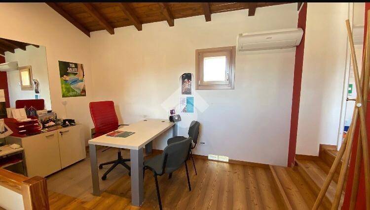 ufficio in affitto a Montebelluna in zona Biadene