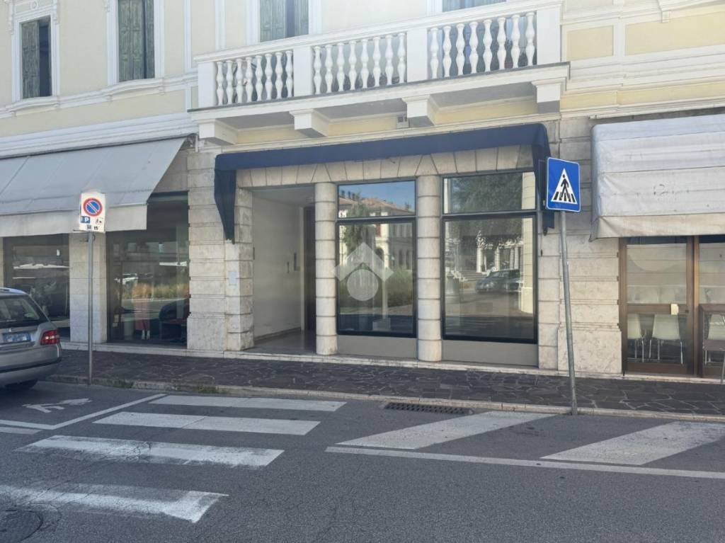negozio in affitto a Montebelluna