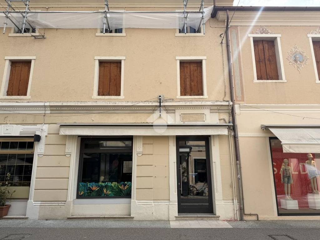 locale commerciale in affitto a Montebelluna in zona La Pieve