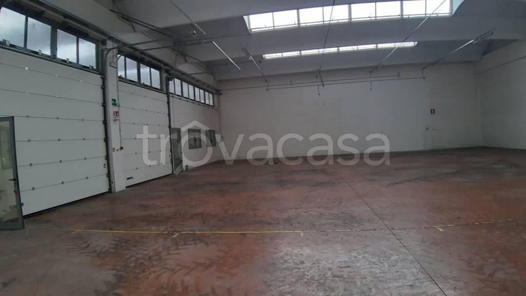 locale commerciale in affitto a Nervesa della Battaglia