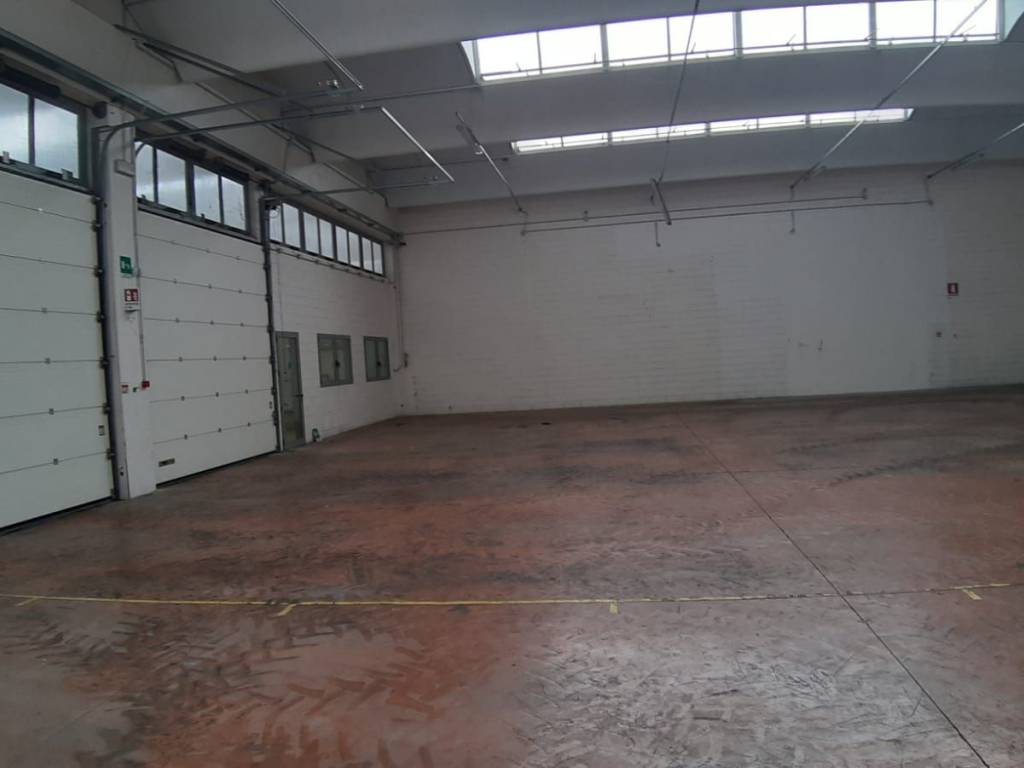 locale commerciale in affitto a Nervesa della Battaglia