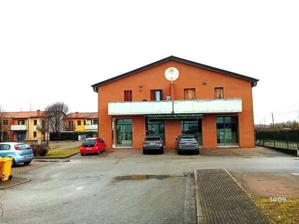 negozio in affitto a Nervesa della Battaglia