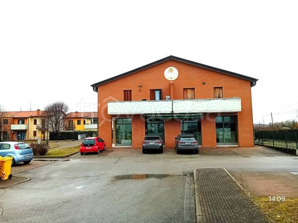 negozio in affitto a Nervesa della Battaglia in zona Bidasio