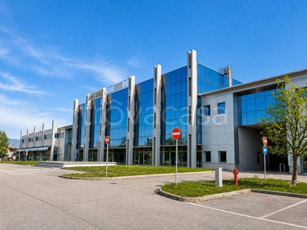 negozio in affitto a Nervesa della Battaglia in zona Bidasio