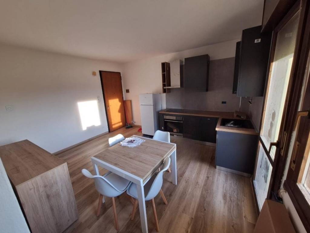 appartamento in affitto a Paese in zona Castagnole