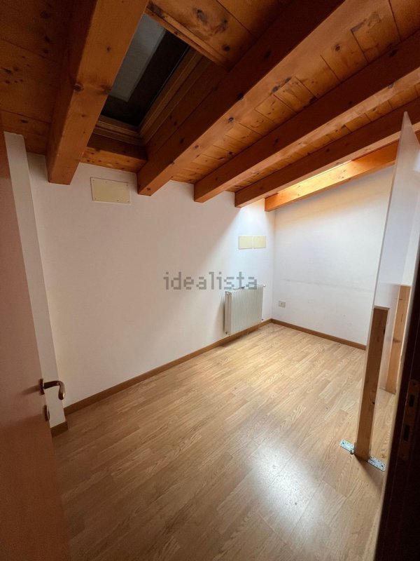 ufficio in affitto a Paese in zona Castagnole