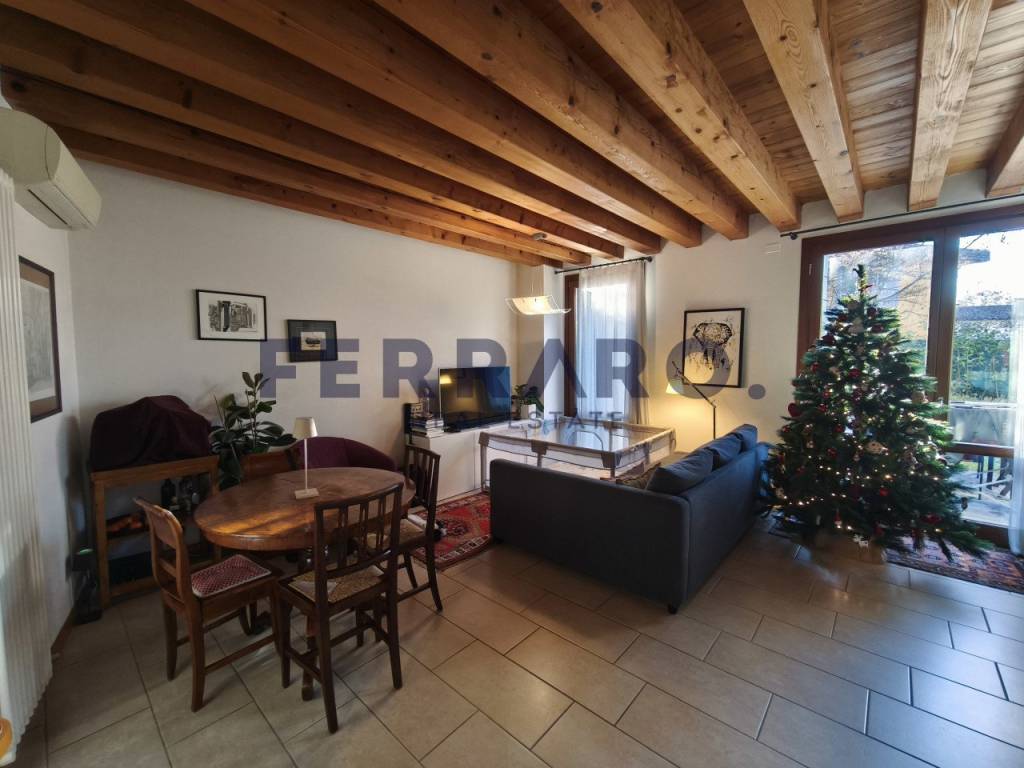 casa indipendente in affitto a Paese in zona Castagnole