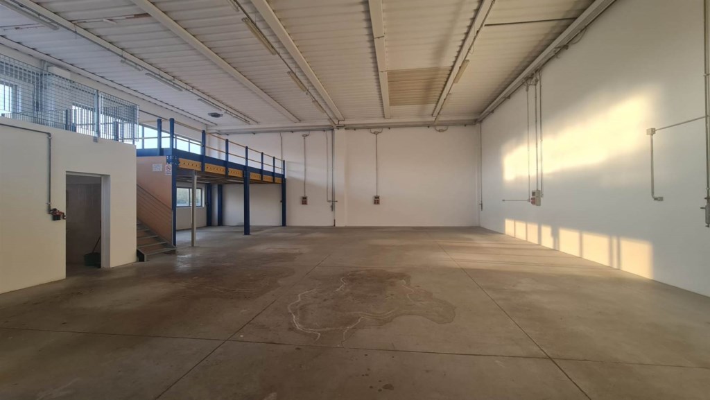 negozio in affitto a Paese in zona Postioma