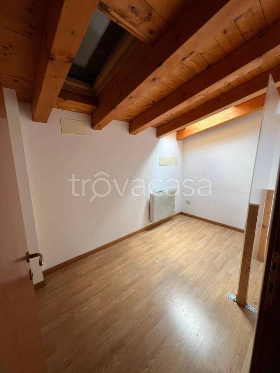 ufficio in affitto a Paese in zona Castagnole