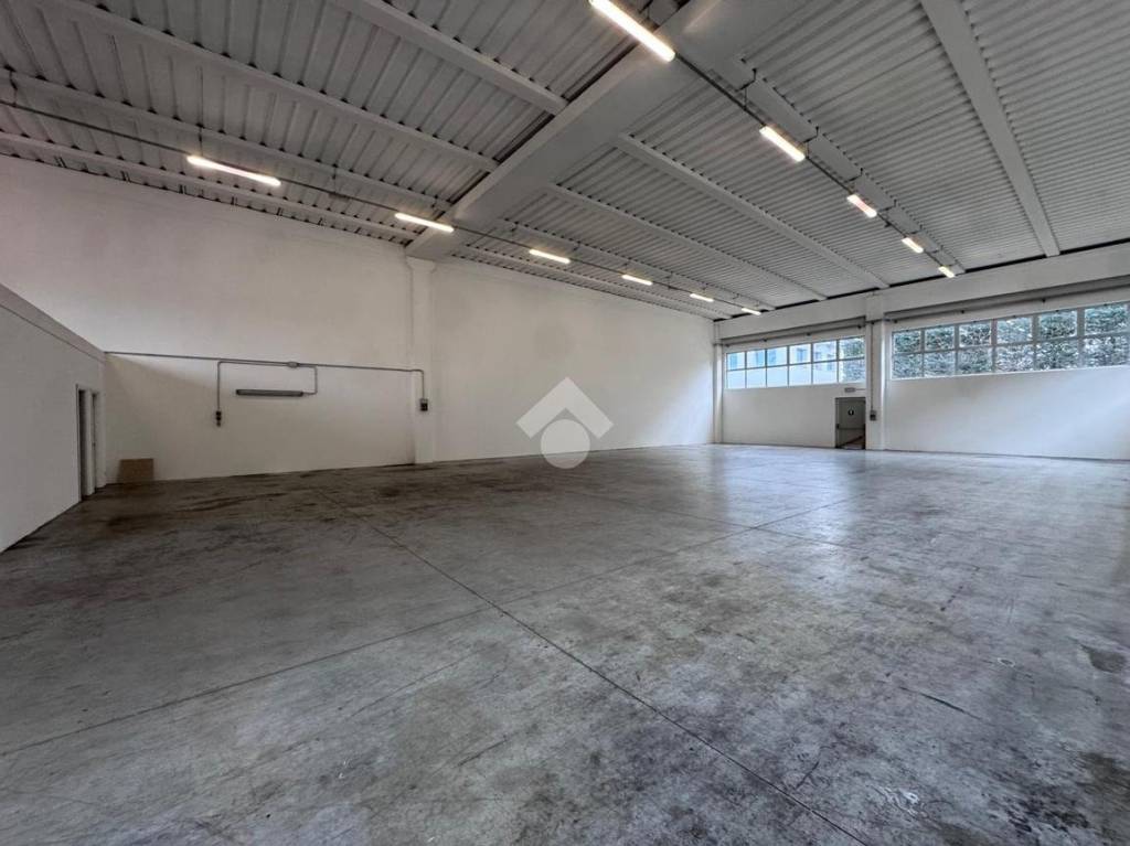 locale commerciale in affitto a Paese in zona Postioma